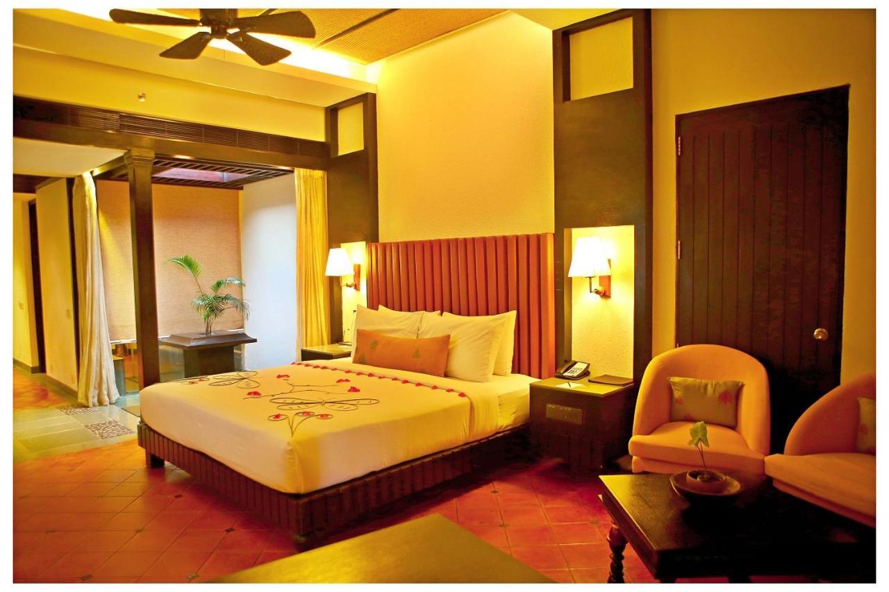 Vasundhara Sarovar Premiere Alappuzha Extérieur photo