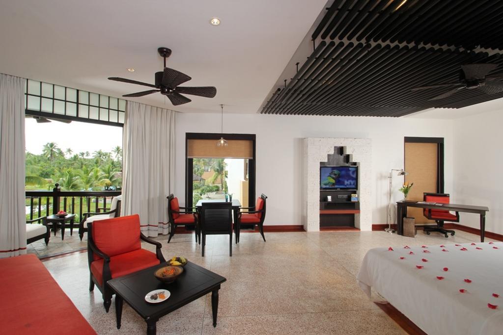 Vasundhara Sarovar Premiere Alappuzha Extérieur photo