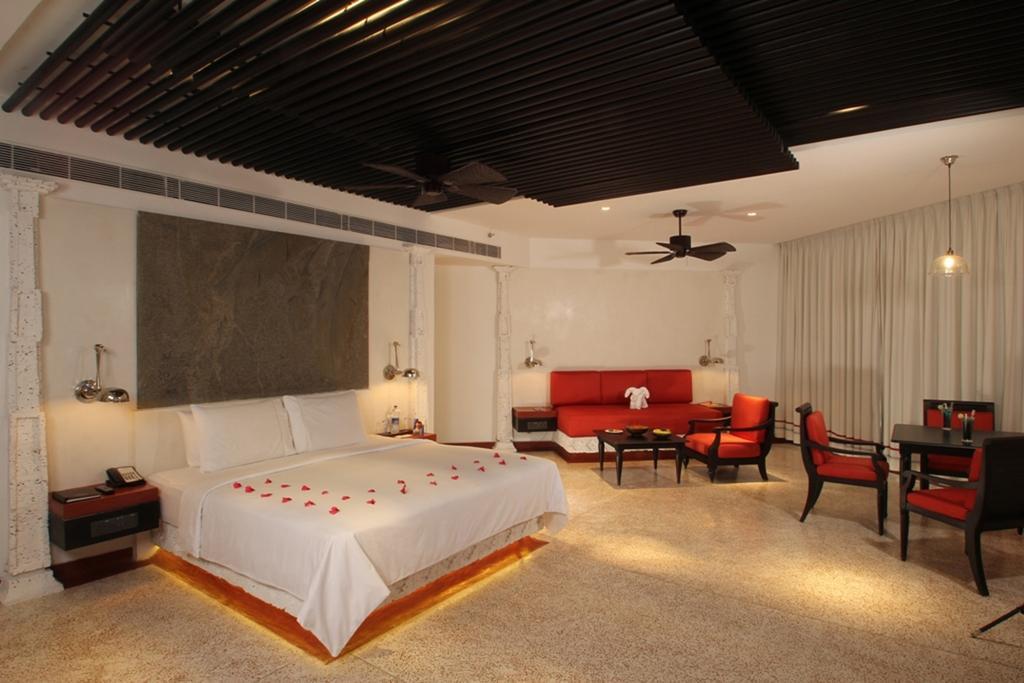 Vasundhara Sarovar Premiere Alappuzha Extérieur photo