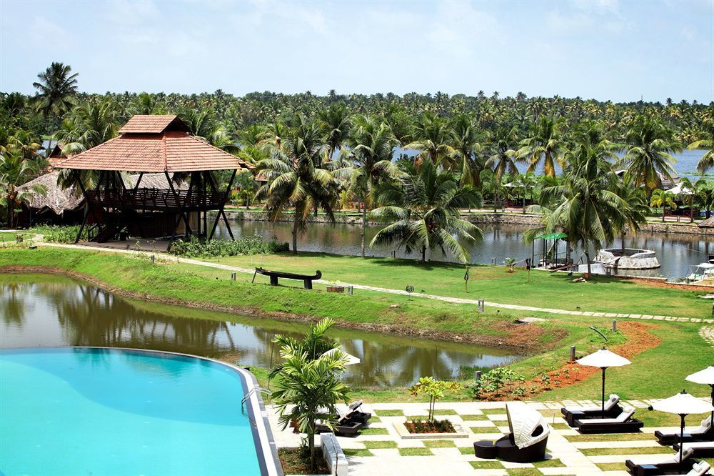 Vasundhara Sarovar Premiere Alappuzha Extérieur photo