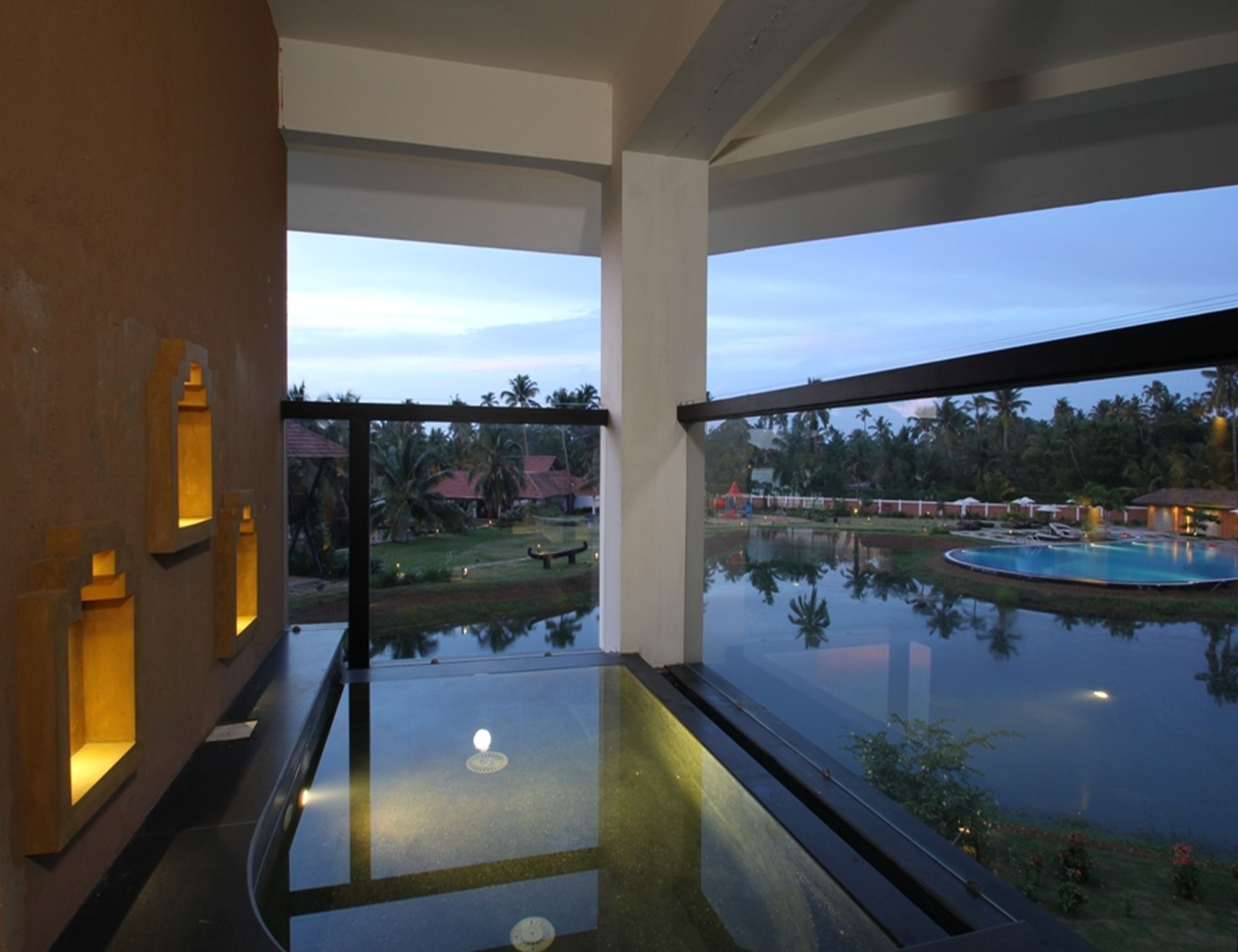 Vasundhara Sarovar Premiere Alappuzha Extérieur photo