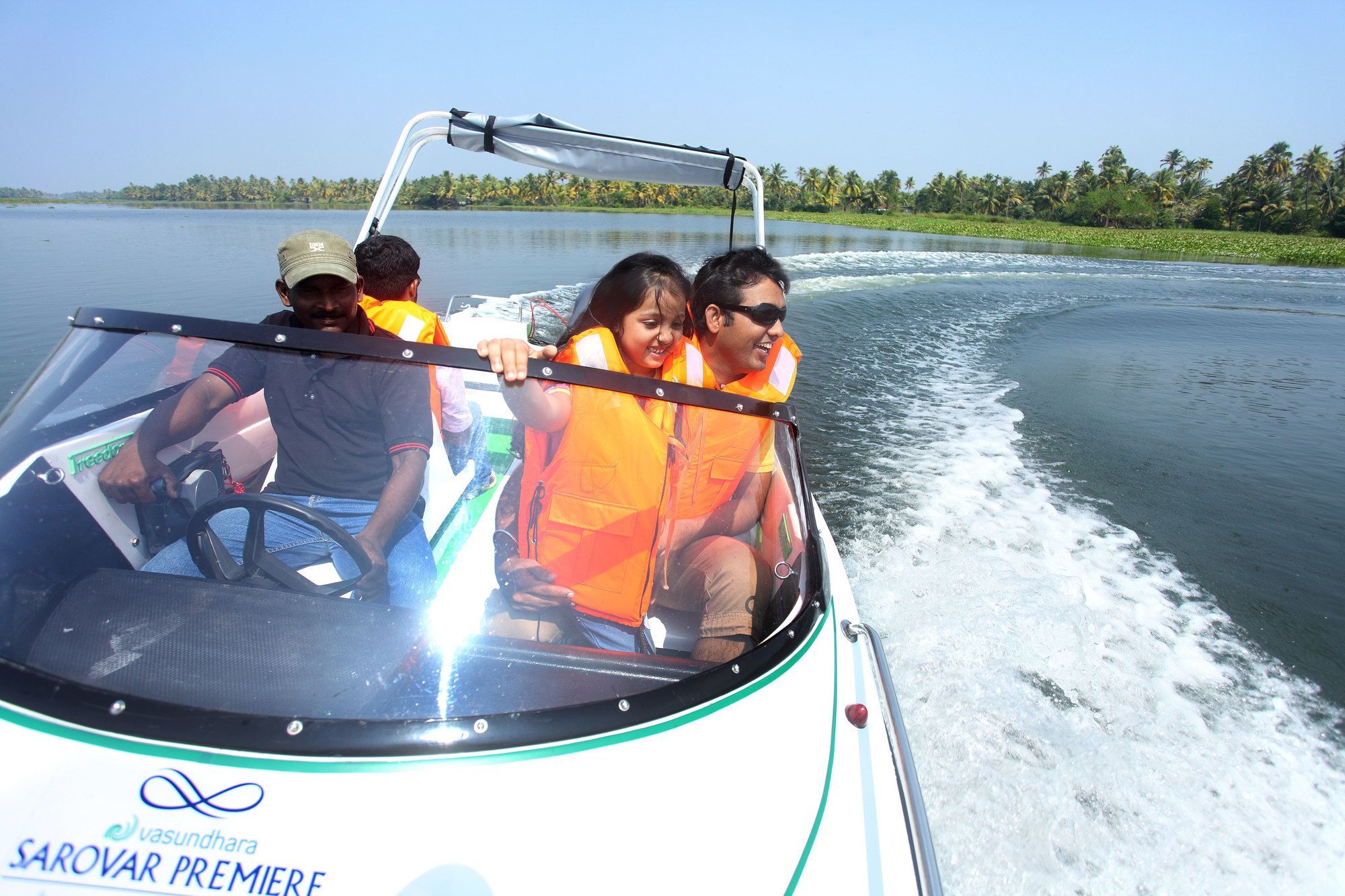 Vasundhara Sarovar Premiere Alappuzha Extérieur photo